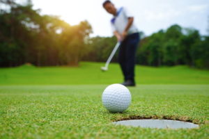 golfer putting
