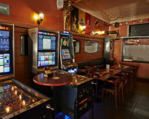 pub fruit machines